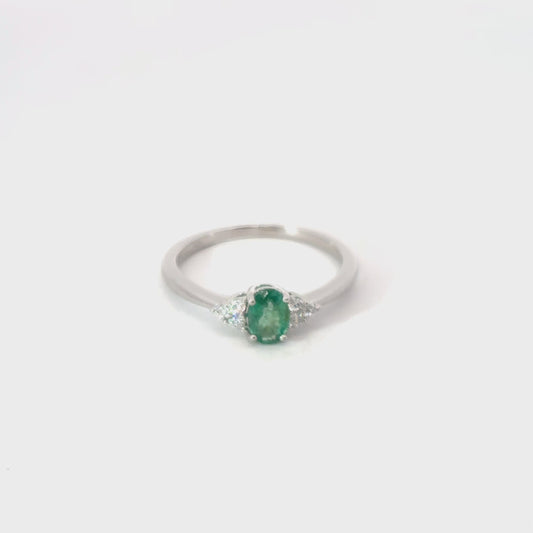 Emerald Ring with Small Clusters