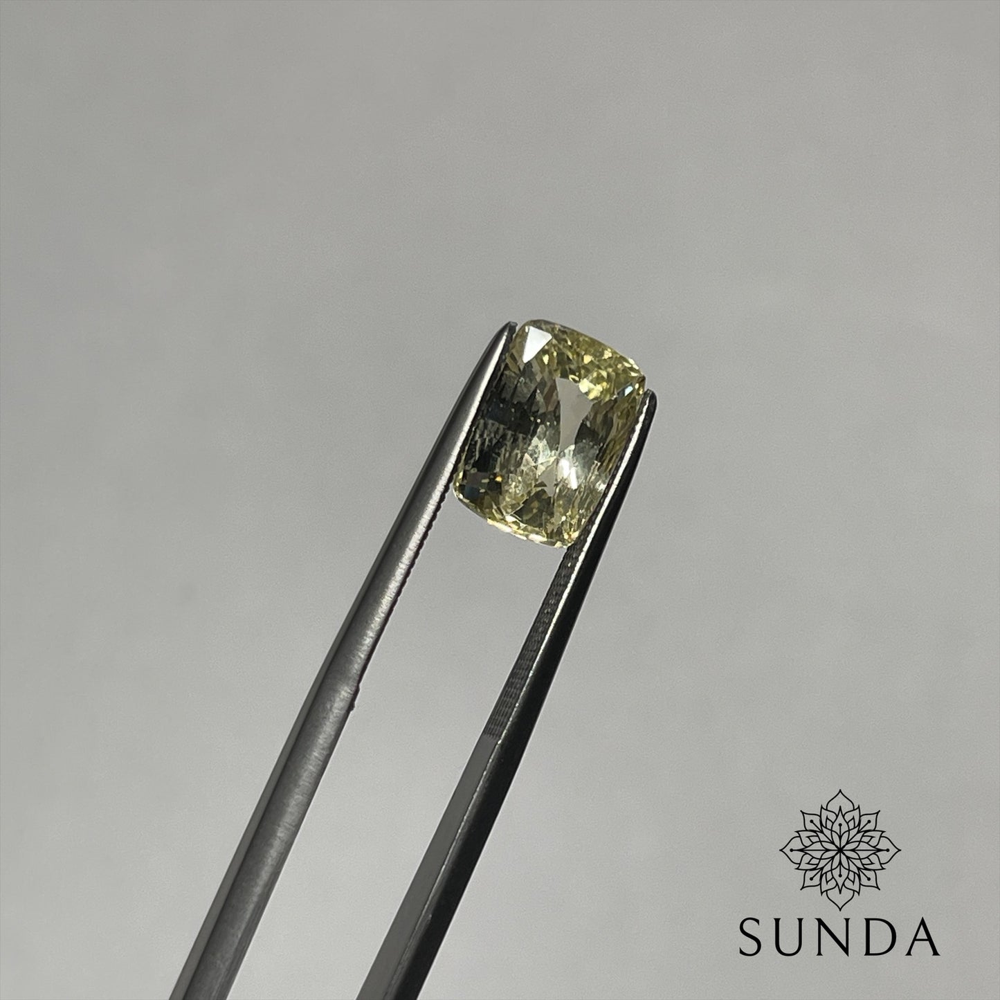 3.72ct Unheated Yellow Sapphire, Sri Lanka