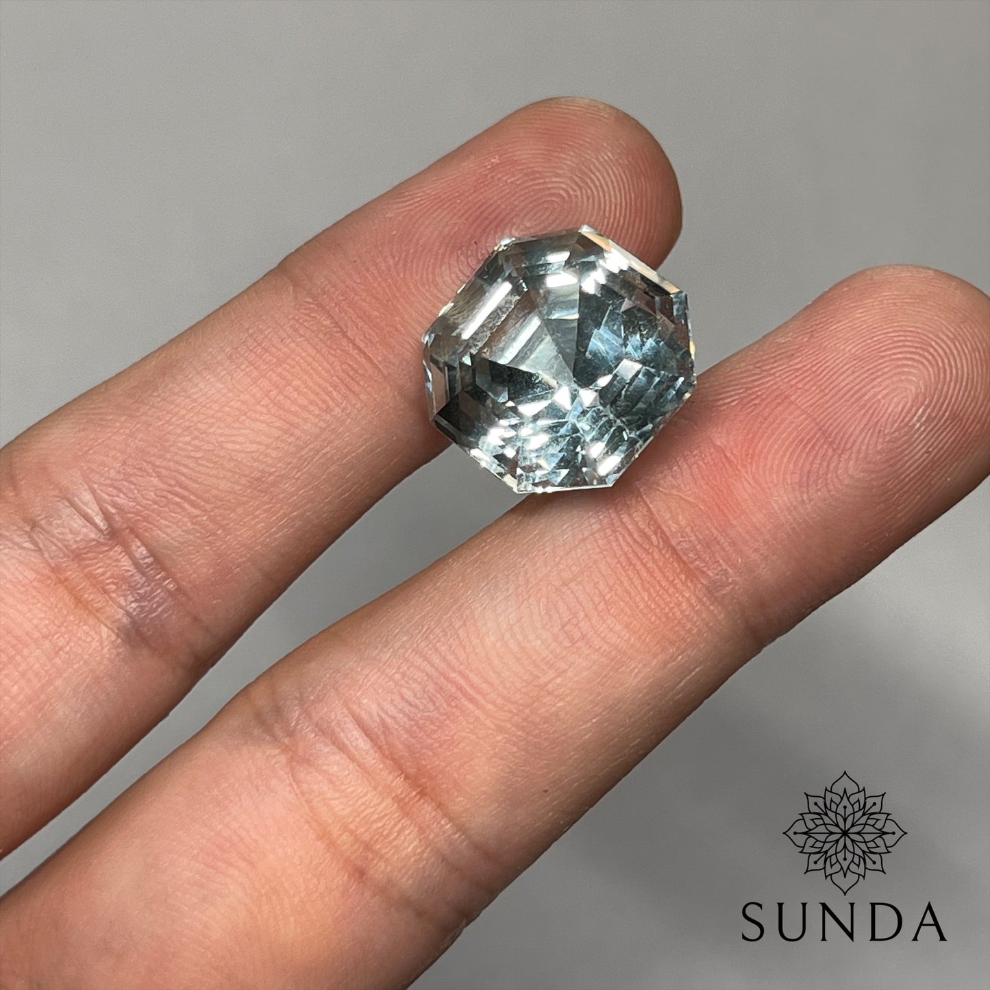 23.14ct Light Blue Aquamarine
