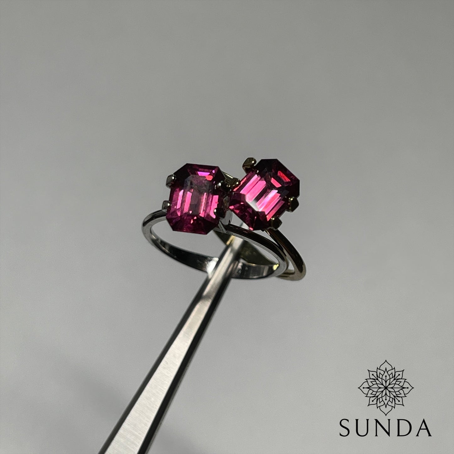 Spinel, 4.45ct total, Pinkish Purple, Burma